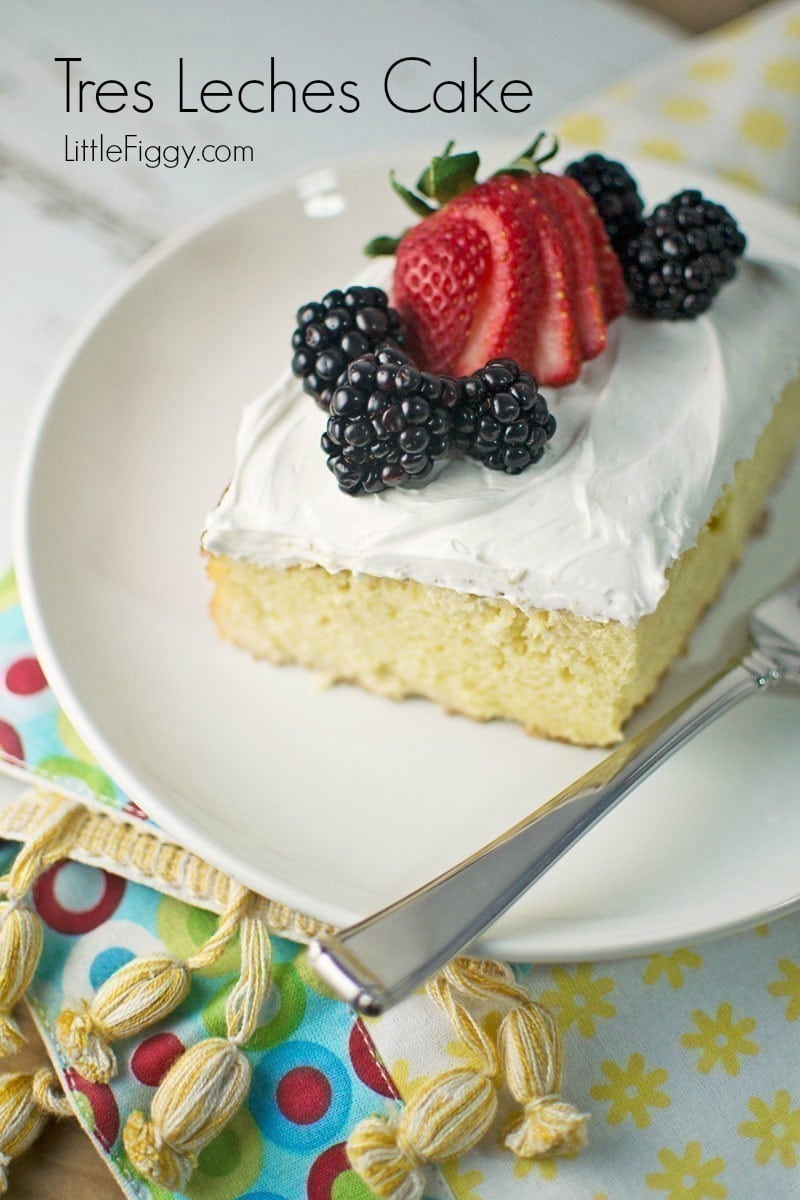 #CincodeMayo, seriously MUST. HAVE. THIS. CAKE. Tres Leches Cake is the best way to finish off the Cinco de Mayo fiesta. Recipe - @LittleFiggyFood 