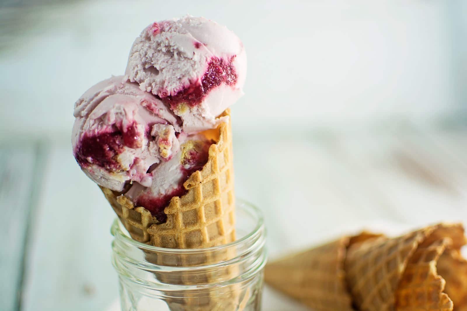Stay cool with this absolute creamy Raspberry Swirled Cheesecake Ice Cream! Recipe found @LittleFiggyFood