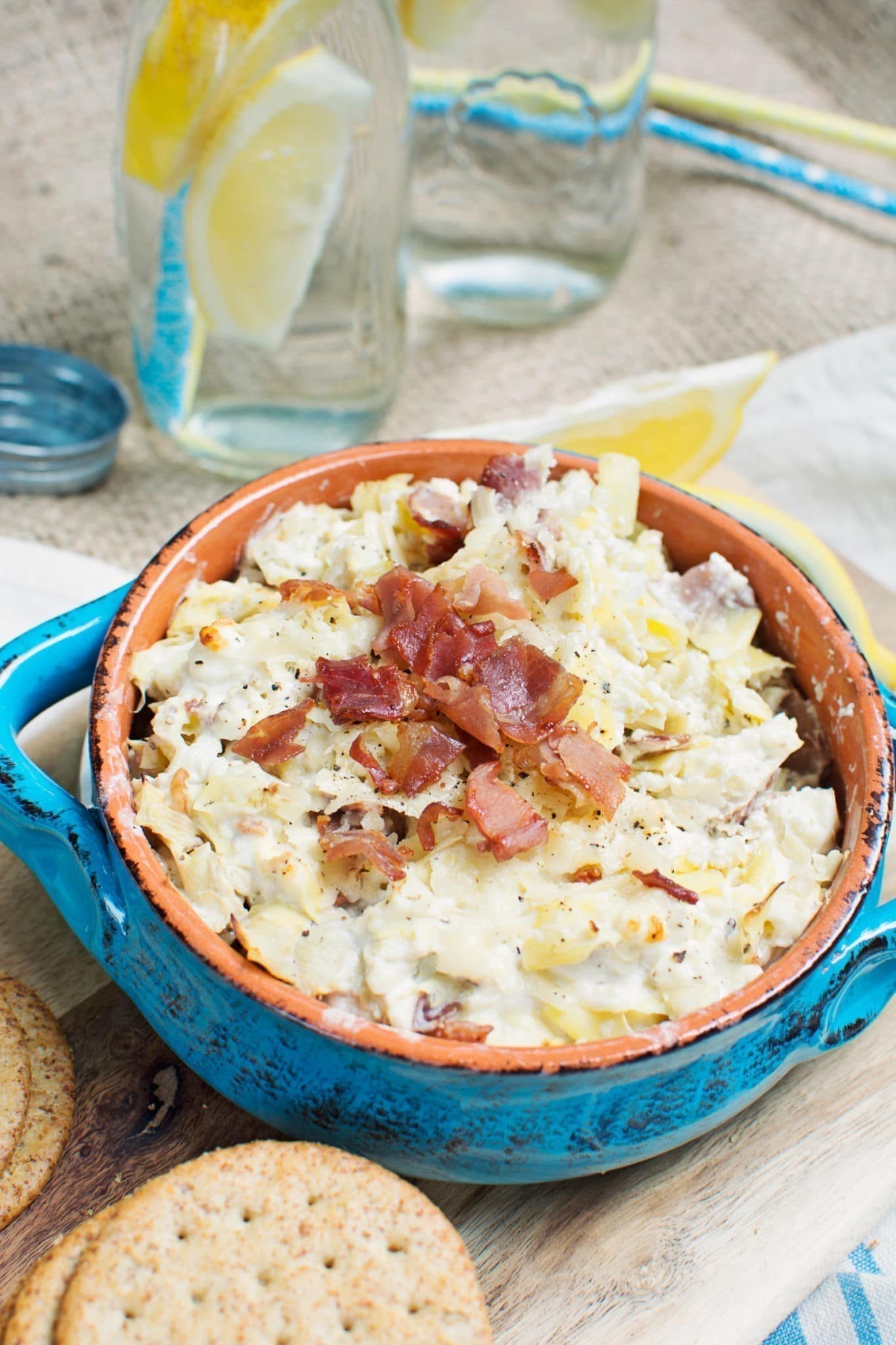 Entertain this summer and enjoy this Prosciutto Artichoke Dip with friends and family! Recipe @LittleFiggyFood