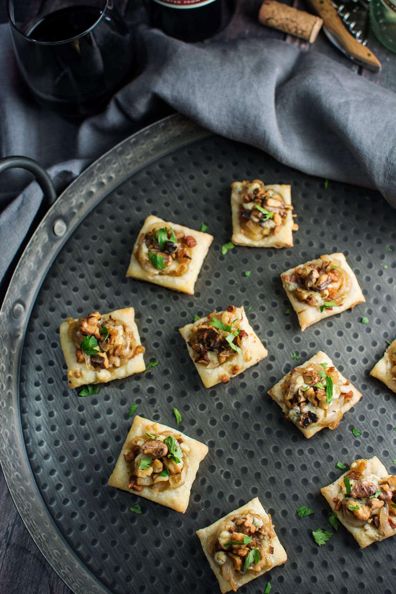 These tasty appetizers, Caramelized Shallot Tarts, are so easy to make and great to share with friends, family and @CavitWines! #Cavitwines #LivetheCavitLife #ad