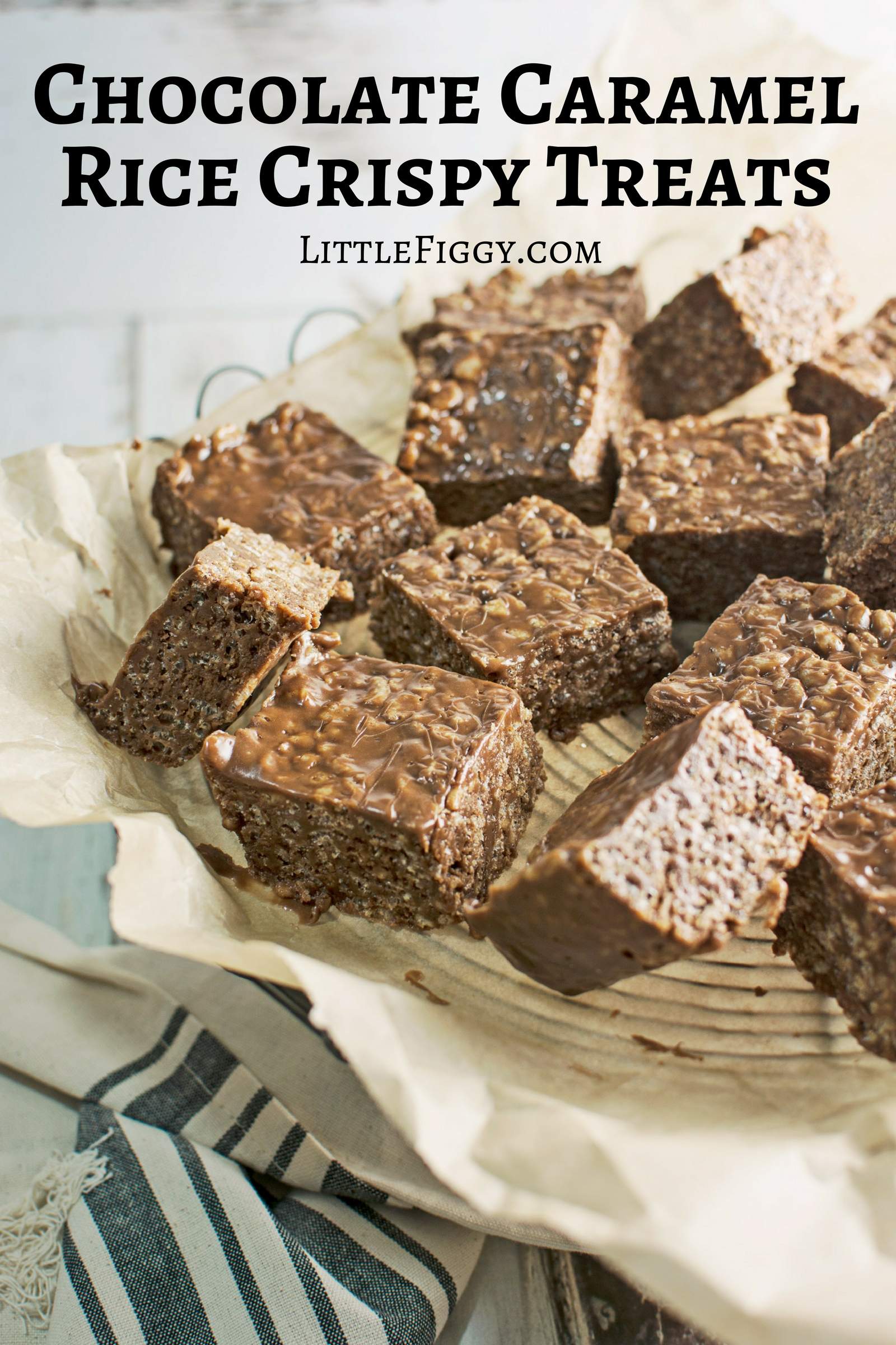 Only a few ingredients and you can enjoy these Chocolate Caramel Rice Crispy Treats! Great for parties and taste so good. Recipe @LittleFiggyFood