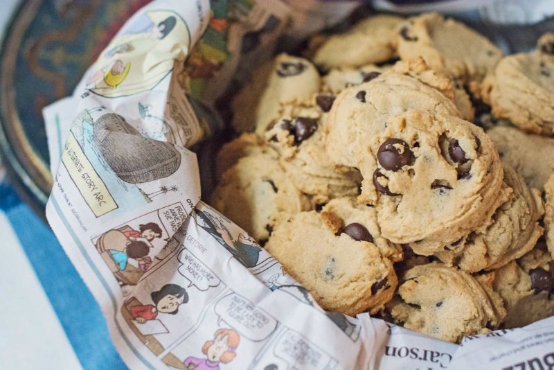 Make up a batch of these Peanut Butter Chocolate Chip Cookies to share ... or not! Recipe @LittleFiggyFood