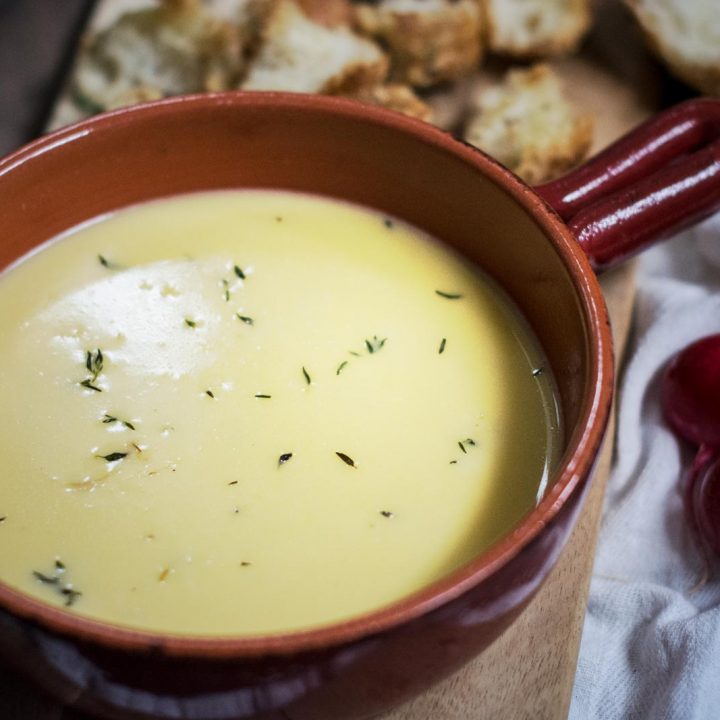 Completely yum, this easy to make Beer Cheese Fondue recipe is perfect for any get together, any time of year! Recipe@LittelFiggyFood