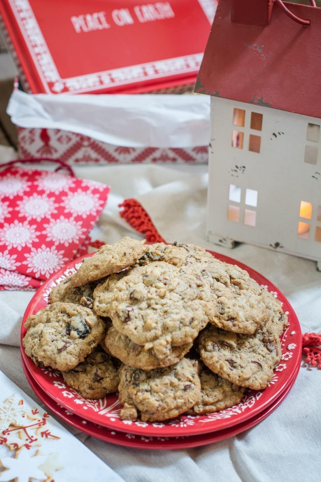 Easy Everything Cookies Recipe, the ideal recipe to use up your holiday baking leftovers! Enjoy for yourself, perfect for cookie swaps or enjoy giving as a gift from your kitchen! Get the Recipe at Little Figgy Food! #GiftThemJoy #WorldMarketTribe @WorldMarket #ad
#desserts #baking #holidayfoods #cookies #chocolate #cookieexchange #partyfoods