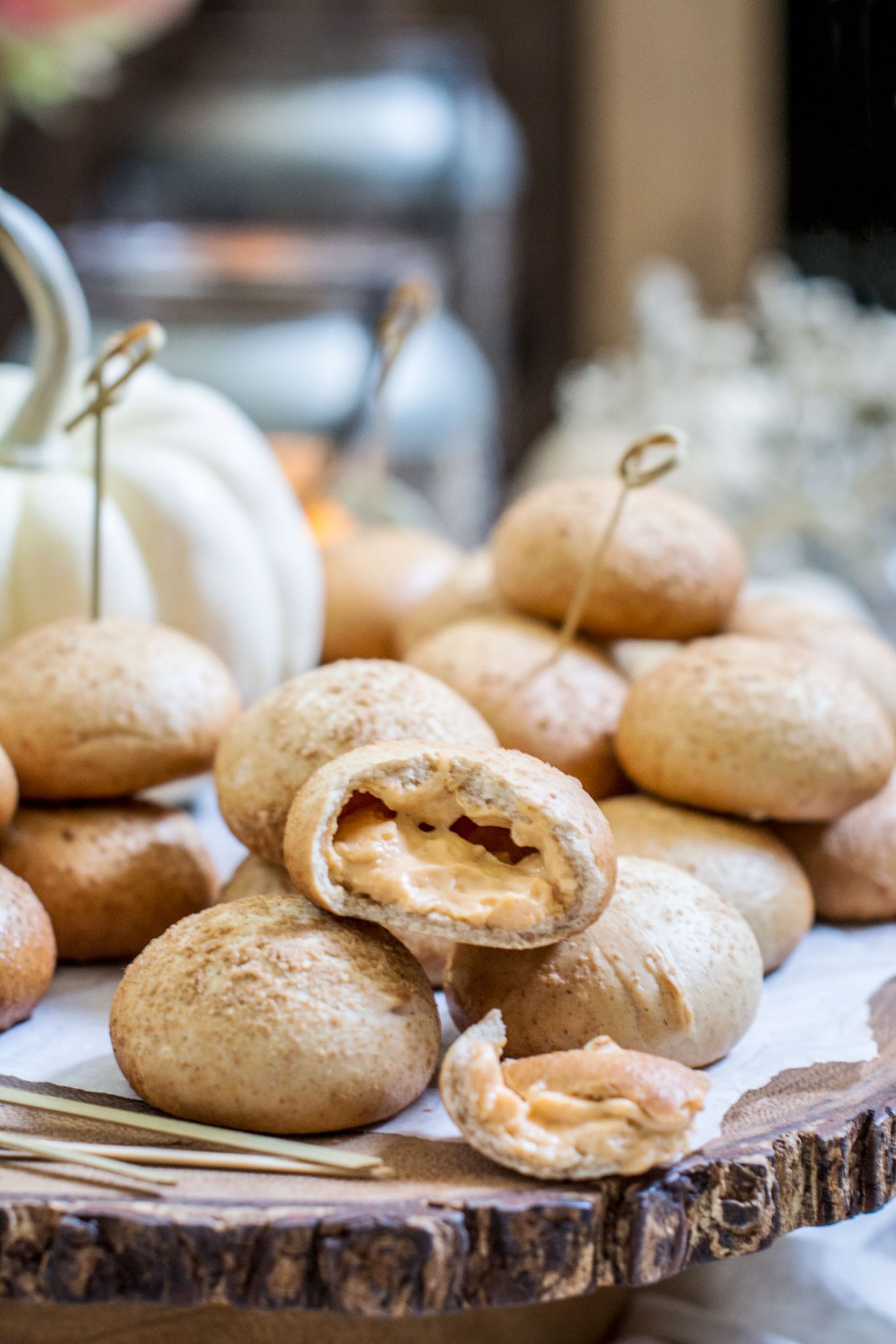 NANCY'S Pumpkin Flavored Petite Stuffed Bagels, the perfect addition for holiday entertaining! Learn more at Little Figgy Food. #ad #ViveLeBrunch