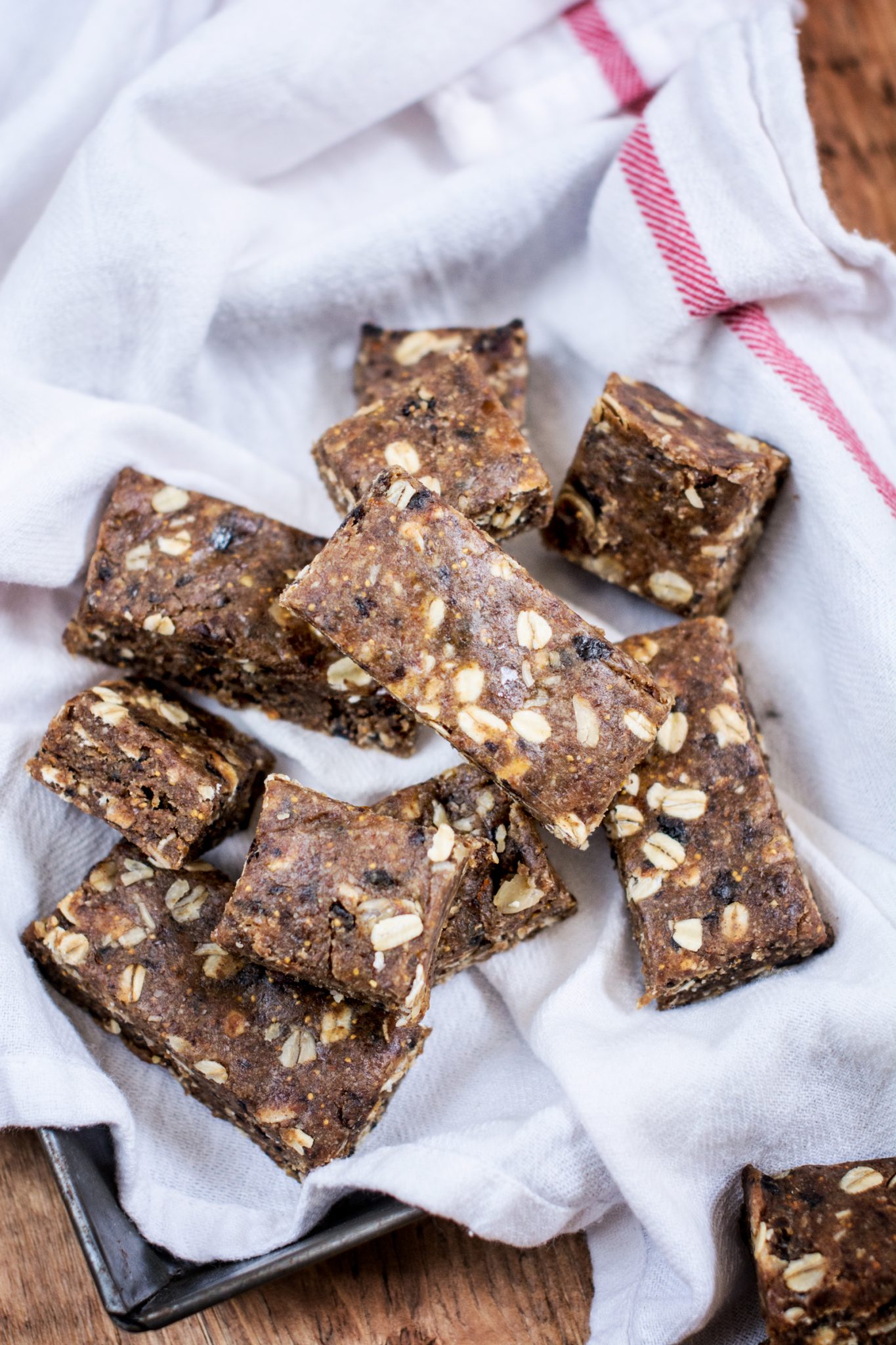 Date and Fig Bars, perfect to give a boost of energy when you are on the go and easy to travel with. Get the recipe at Little Figgy Food. #ad #LetsGoPlaces #4Runner #DriveToyota 