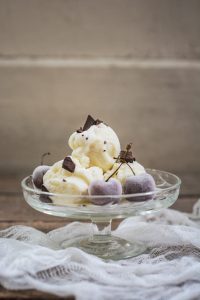 Easy to Make Classic Vanilla Ice Cream